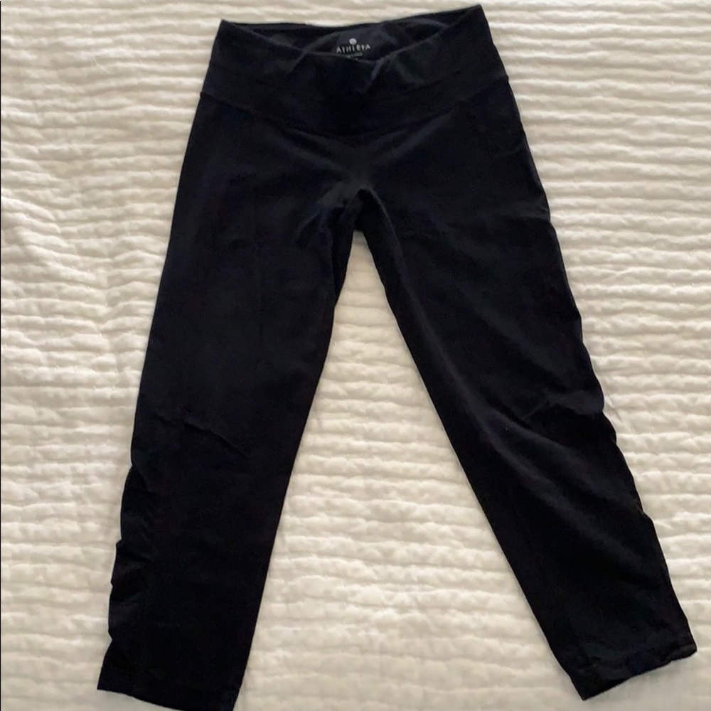 Athleta XS cropped leggings with ankle detail